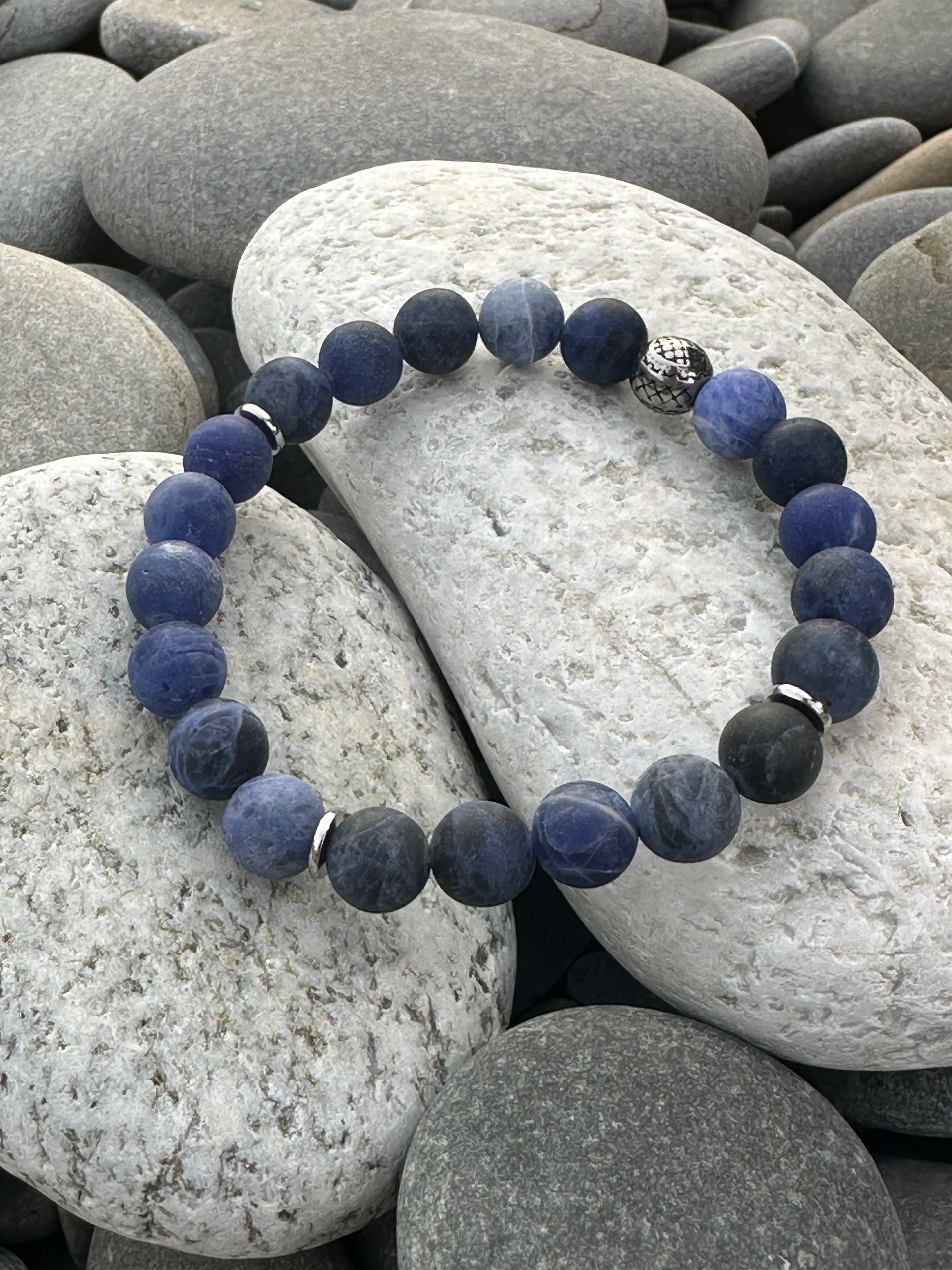 Женский браслет из содалита